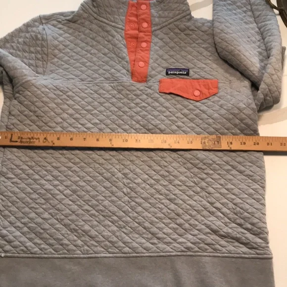 Patagonia Gray and Orange Snap T Quilted Pullover - Picture 6 of 9